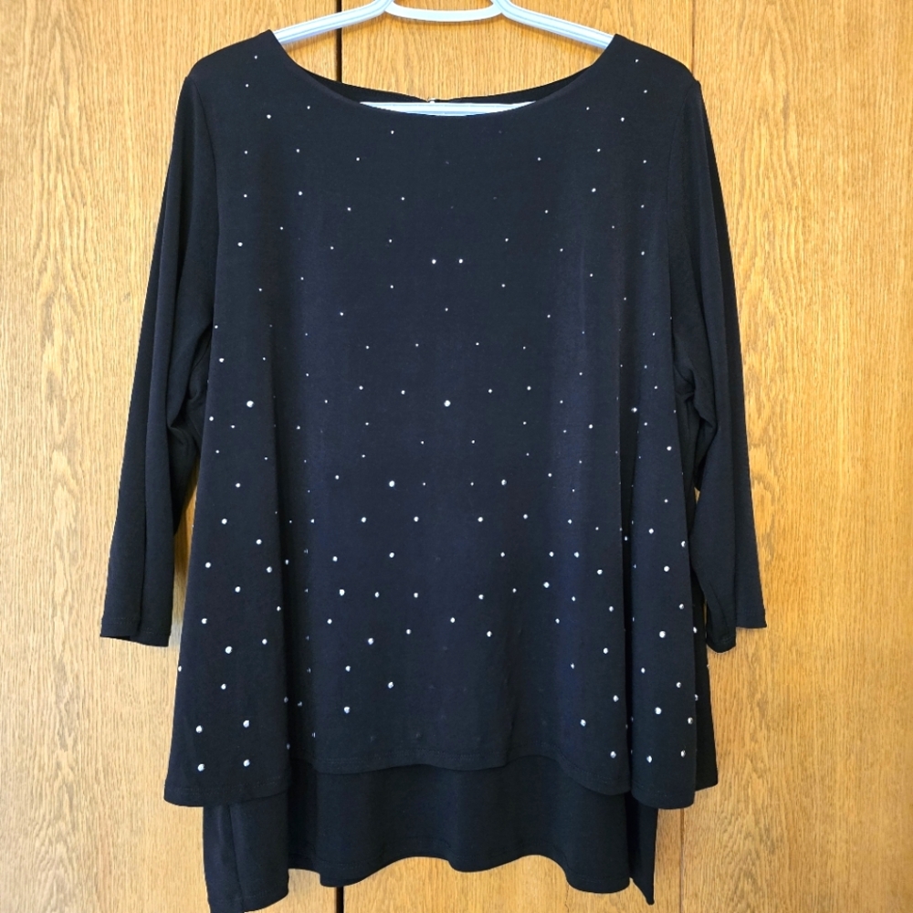 Black Women's Top with White Dots, 1X GUC